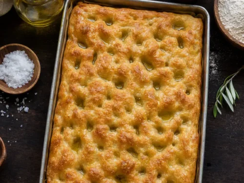 Focaccia Genovese tradizionale con olio extravergine di oliva e fossette